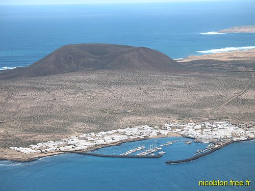 Caleta del Cebo avec la montagne del Mojon (88 m)